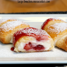 Easy Strawberry Cheesecake Rolls