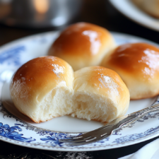 The BEST Dinner Rolls
